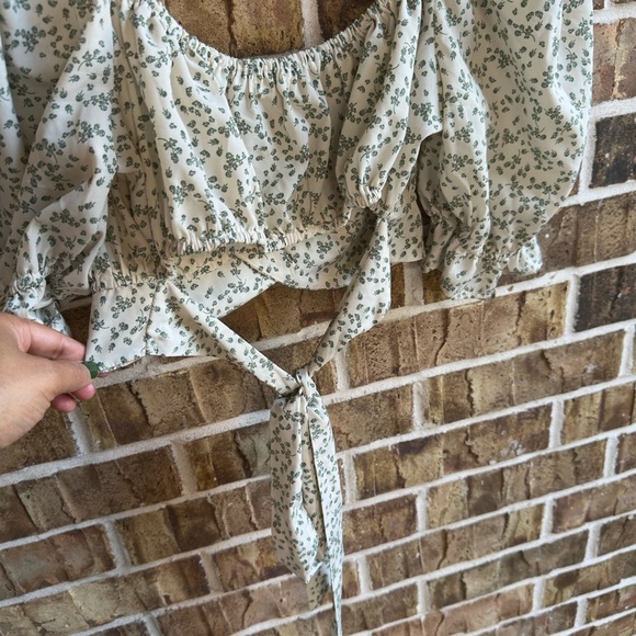 Better Be Cream Floral Blouse - Picture 4 of 6